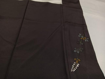 平和屋着物●豪華振袖　刺繍　草花文　黒紅色　金彩　鬼しぼ縮緬　正絹　逸品　AABH3069ph