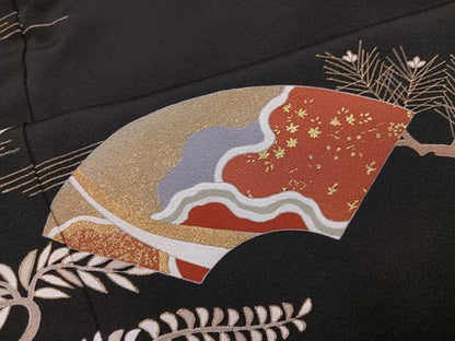 平和屋着物●豪華黒留袖　友禅　駒刺繍　地紙草花舞蝶文　金彩　三越扱い　正絹　逸品　AABH3070ph