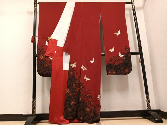 平和屋着物●豪華振袖　更紗花蝶文　金銀彩　正絹　逸品　AABH3076ph