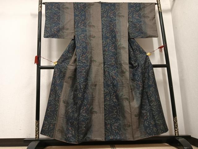 平和屋着物●本場大島紬　カタス9マルキ　草花文　正絹　逸品　AABH3077ph 平和屋着物○本場大島紬 カタス9マルキ 草花文 正絹 逸品 AABH3077ph