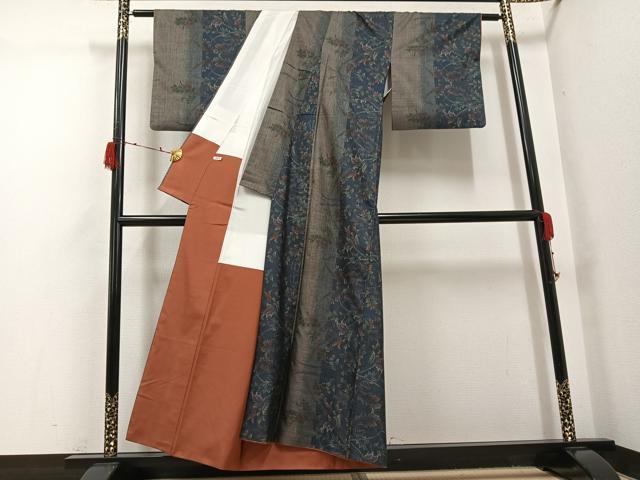 平和屋着物●本場大島紬　カタス9マルキ　草花文　正絹　逸品　AABH3077ph 平和屋着物○本場大島紬 白大島 カタス7マルキ 更紗唐草文 正絹 逸品