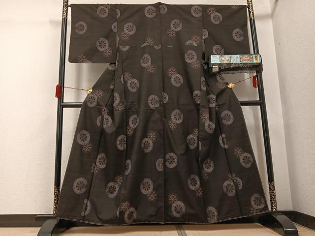 平和屋着物●本場大島紬　地空き　カタス9マルキ　源氏車文　大山謹製　ほていや扱い　証紙付き　正絹　逸品　未使用　AABH3106ph