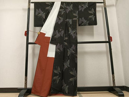 平和屋着物●本場大島紬　地空き　カタス9マルキ　舞蝶文　正絹　逸品　未使用　AABH3142ph
