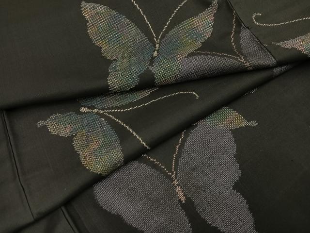 平和屋着物●本場大島紬　地空き　カタス9マルキ　舞蝶文　正絹　逸品　未使用　AABH3142ph