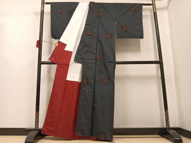 平和屋着物●藍造り国選定無形文化財 藍師・佐藤昭人 本場大島紬 古代染色純泥染 一元7マルキ 都成織物謹製 正絹 逸品 未使用 AABH3160ph