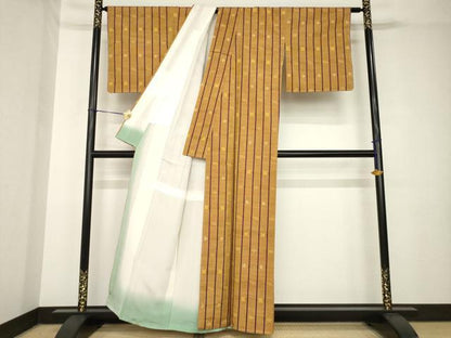 平和屋着物●本場琉球絣　紬　飛鳥文　正絹　逸品　未使用　AABH3323ck