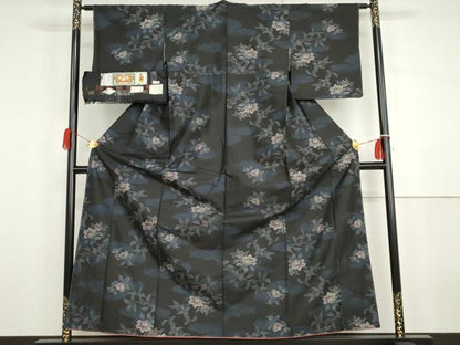 平和屋着物●本場大島紬　カタス7マルキ　総絣　枝花文　黒地　証紙付き　鶴田織物謹製　正絹　逸品　未使用　AABH3609cs