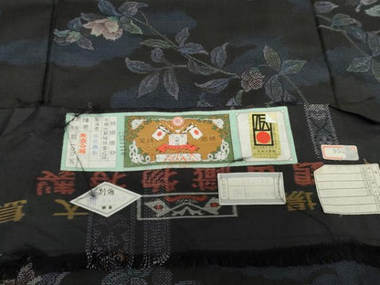 平和屋着物●本場大島紬　カタス7マルキ　総絣　枝花文　黒地　証紙付き　鶴田織物謹製　正絹　逸品　未使用　AABH3609cs