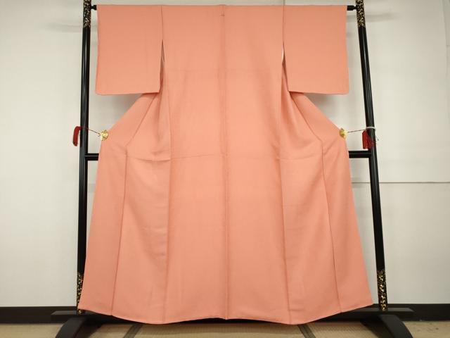 平和屋着物●上質な色無地　紋意匠　甚三紅色　正絹　逸品　未使用　AABH3692cs