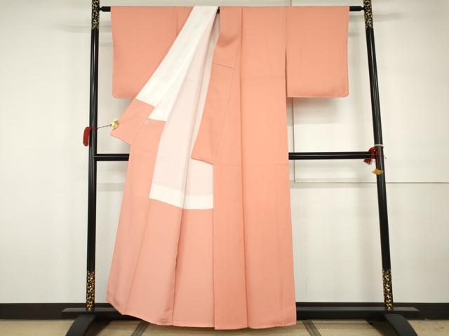 平和屋着物●上質な色無地　紋意匠　甚三紅色　正絹　逸品　未使用　AABH3692cs