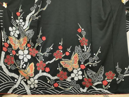 平和屋着物●豪華振袖　駒刺繍　絞り　花蝶文　黒地　銀彩　正絹　逸品　AABH3705cs