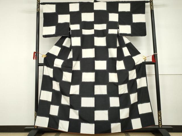 平和屋着物●上質な紬　格子　黒地　正絹　逸品　AABH3707cs