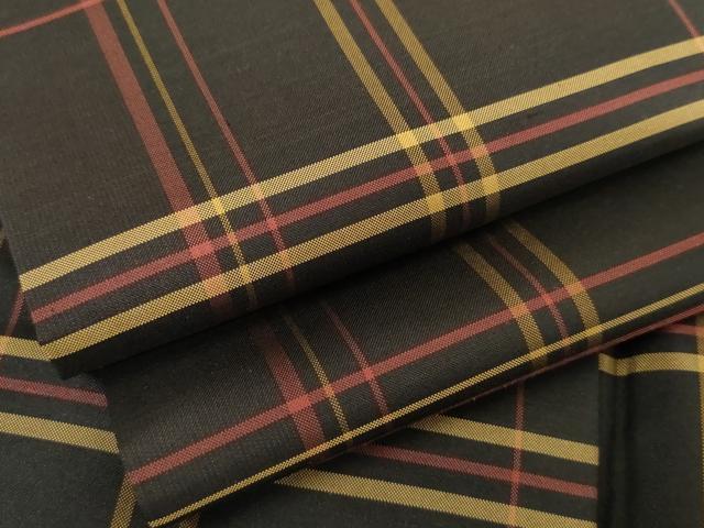 平和屋着物●本場縞大島紬　格子　黒地　正絹　逸品　AABH3726cs