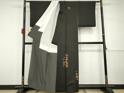 平和屋着物●訪問着　駒刺繍　花蝶文　黒地　金糸　正絹　逸品　AABH3770cs