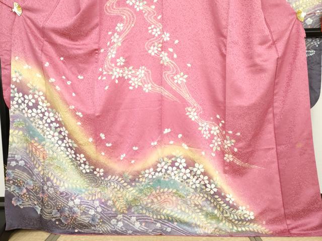 平和屋着物●岩田吉弘　振袖　流水草花文　暈し染め　金彩　金通し地　正絹　逸品　AABH3775cs