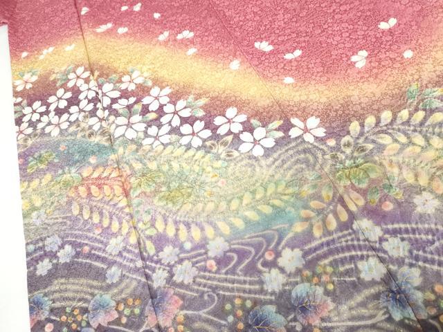 平和屋着物●岩田吉弘　振袖　流水草花文　暈し染め　金彩　金通し地　正絹　逸品　AABH3775cs