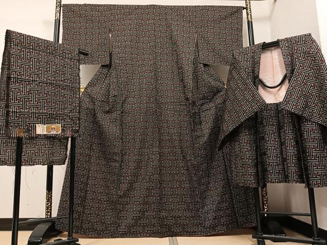 平和屋着物●本場大島紬　龍郷絣　秋名バラ　アンサンブル　田畑有光作　証紙付き　正絹　逸品　AABH3878ph