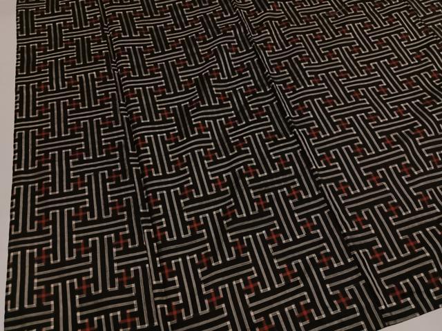 平和屋着物●本場大島紬　龍郷絣　秋名バラ　アンサンブル　田畑有光作　証紙付き　正絹　逸品　AABH3878ph