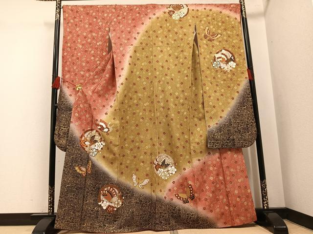 平和屋着物●豪華振袖　駒刺繍　ふくれ織　花蝶文　暈し染め　金銀彩　正絹　逸品　AABH4072ph