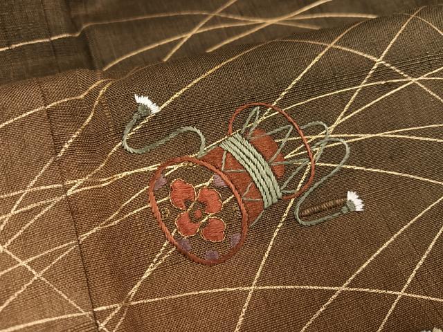 平和屋着物●訪問着　作家物　紬地　刺繍　楽器舞扇笹文　暈し染め　金彩　正絹　逸品　AABH4103ph 平和屋着物○訪問着 作家物 紬地 刺繍 楽器舞扇笹文 暈