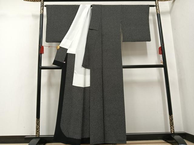 平和屋着物●伝統工芸士 染谷梅治　江戸小紋　大小あられ　黒地　さが美扱い　正絹　逸品　AABH4122ph