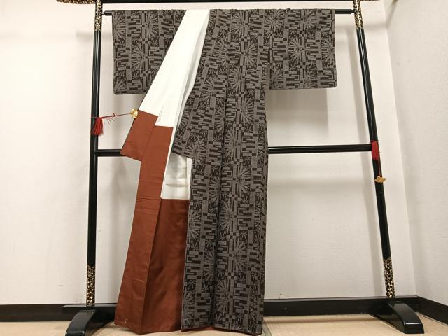 平和屋着物●本場大島紬　一元7マルキ　草花文　正絹　逸品　AABH4134ph