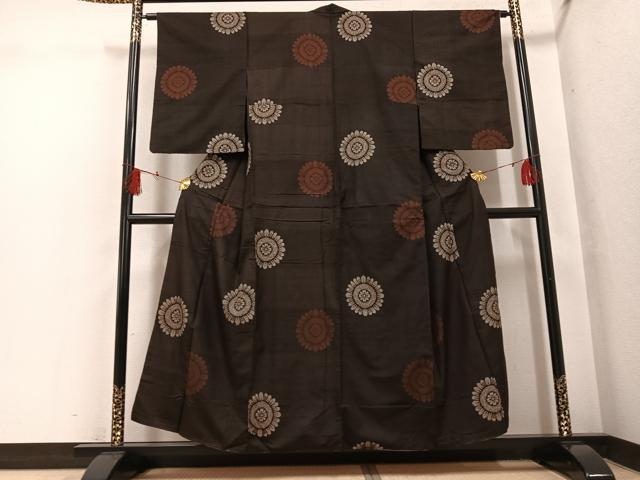 平和屋着物●アンティーク大島　本場大島紬　地空き　割込み絣　舞花文　正絹　逸品　AABH4150ph