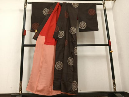 平和屋着物●アンティーク大島　本場大島紬　地空き　割込み絣　舞花文　正絹　逸品　AABH4150ph