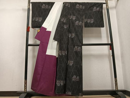 平和屋着物●本場大島紬　舞花文　堀之内織物謹製　証紙付き　正絹　逸品　未使用　AABH4173ph