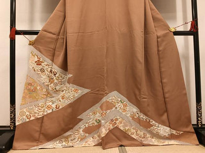 平和屋着物●創業460年・千總　色留袖　駒刺繍　花宝尽くし　金彩　正絹　逸品　AABH4176ph