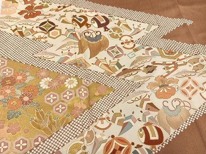 平和屋着物●創業460年・千總　色留袖　駒刺繍　花宝尽くし　金彩　正絹　逸品　AABH4176ph