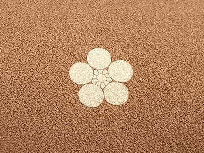 平和屋着物●創業460年・千總　色留袖　駒刺繍　花宝尽くし　金彩　正絹　逸品　AABH4176ph