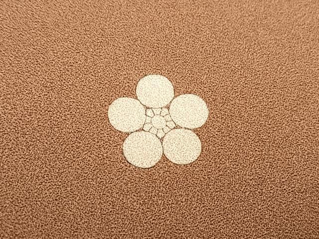 平和屋着物●創業460年・千總　色留袖　駒刺繍　花宝尽くし　金彩　正絹　逸品　AABH4176ph