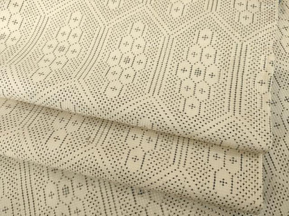 平和屋着物●本場大島紬　白大島　一元絣　亀甲文　正絹　逸品　AABH4270ck