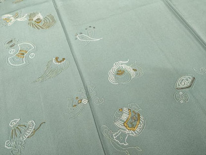 平和屋着物●加賀友禅の巨匠　初代　由水十久　蘇州刺繍　人間国宝　将雪英導　訪問着　宝尽くし　反端付き　正絹　逸品　AABH4597ck