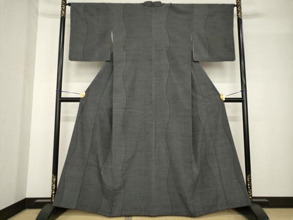 平和屋着物●本塩沢　170亀甲　よろけ間道　黒地　正絹　逸品　AABH4600ck