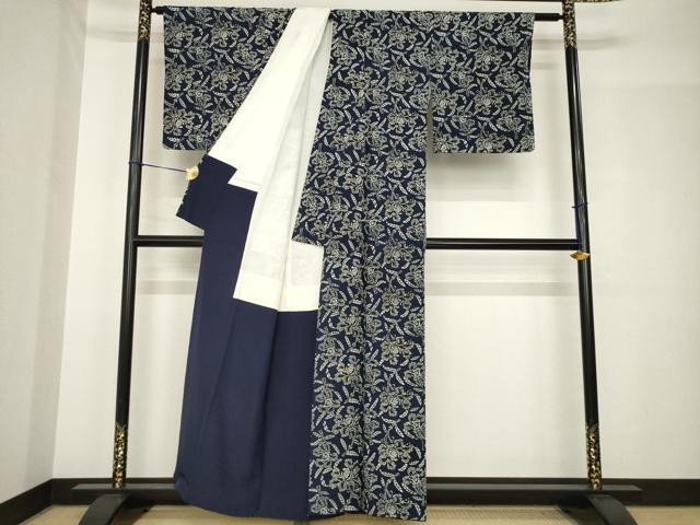 平和屋着物●浦野理一　型染め　小紋　花唐草文　鬼しぼ縮緬　正絹　逸品　AABH4611ck