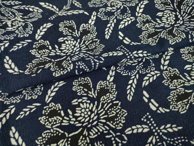 平和屋着物●浦野理一　型染め　小紋　花唐草文　鬼しぼ縮緬　正絹　逸品　AABH4611ck
