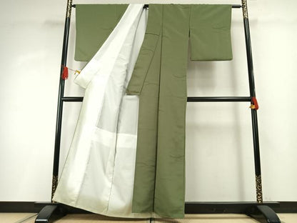 平和屋着物●上質な色無地　雪芝地紋　松葉色　正絹　逸品　AABH4859fy