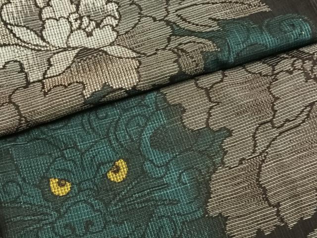 平和屋着物●本場大島紬　割り込み絣　唐獅子　牡丹　正絹　逸品　AABH4996fy