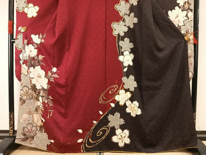 平和屋着物●豪華振袖　駒刺繍　草花文　金彩　正絹　逸品　AABH5076fy