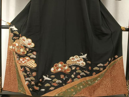 平和屋着物●創業460年・千總　黒留袖　駒刺繍　鶴　宝尽くし松文　金彩　正絹　逸品　AABH5105fy