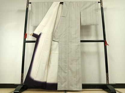 平和屋着物●本場大島紬　白大島　150亀甲　間道　正絹　逸品　AABH5140fy