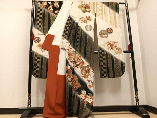 平和屋着物●英王室献上友禅作家　木下勝功　振袖　駒刺繍　地紙花蝶群れ鶴吉祥文　暈し染め　金彩　正絹　逸品　AABH5242ph