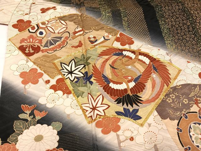 平和屋着物●英王室献上友禅作家　木下勝功　振袖　駒刺繍　地紙花蝶群れ鶴吉祥文　暈し染め　金彩　正絹　逸品　AABH5242ph