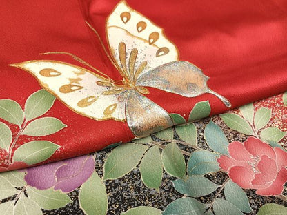 平和屋着物●豪華振袖　駒刺繍　花蝶文　暈し染め　金銀彩　正絹　逸品　AABH5279ph
