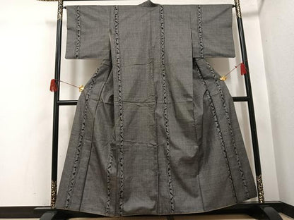 平和屋着物●本場大島紬　カタス9マルキ　唐草間道　正絹　逸品　AABH5323ph