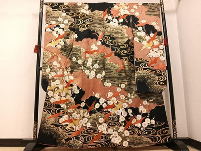 平和屋着物●豪華振袖　駒刺繍　群鶴梅文　黒地　金彩　正絹　逸品　AABH5347ph