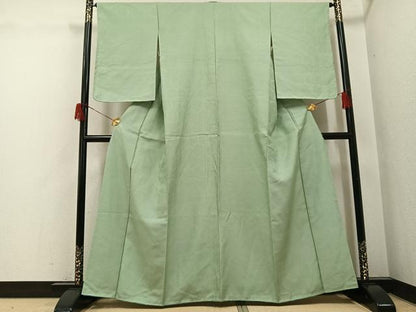平和屋着物●上質な紬　色無地　亀甲地紋　山葵色　正絹　逸品　未使用　AABH5361ph