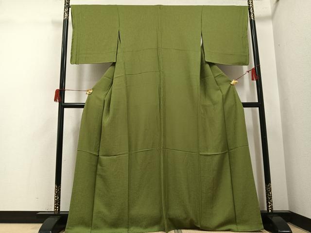 平和屋着物●上質な色無地　紋意匠　草色　さが美扱い　正絹　逸品　未使用　AABH5376ph 平和屋着物○上質な色無地 紋意匠 草色 さが美扱い 正絹 逸品 未
